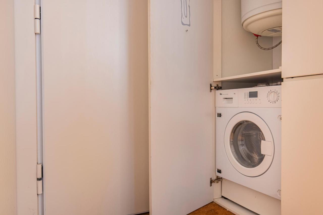 Cozy Downtown Studio By Lovelystay Lisboa Extérieur photo